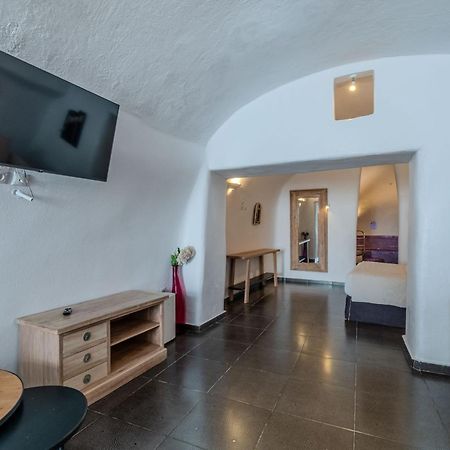 Aroma Suites Фира Екстериор снимка