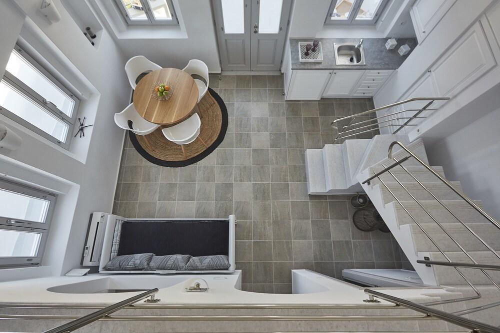 Aroma Suites Фира Екстериор снимка