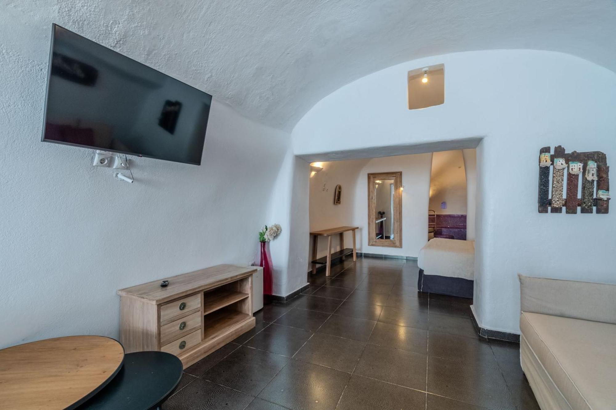 Aroma Suites Фира Екстериор снимка