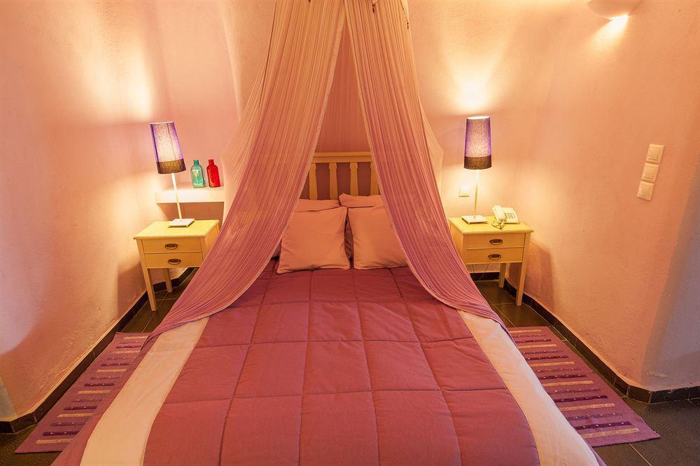 Aroma Suites Фира Екстериор снимка