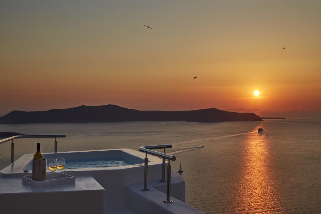 Aroma Suites Фира Екстериор снимка