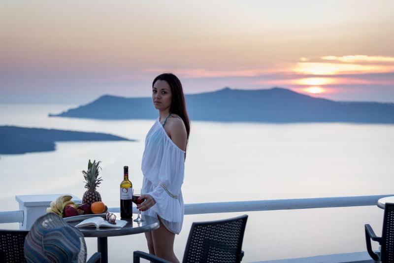 Aroma Suites Фира Екстериор снимка