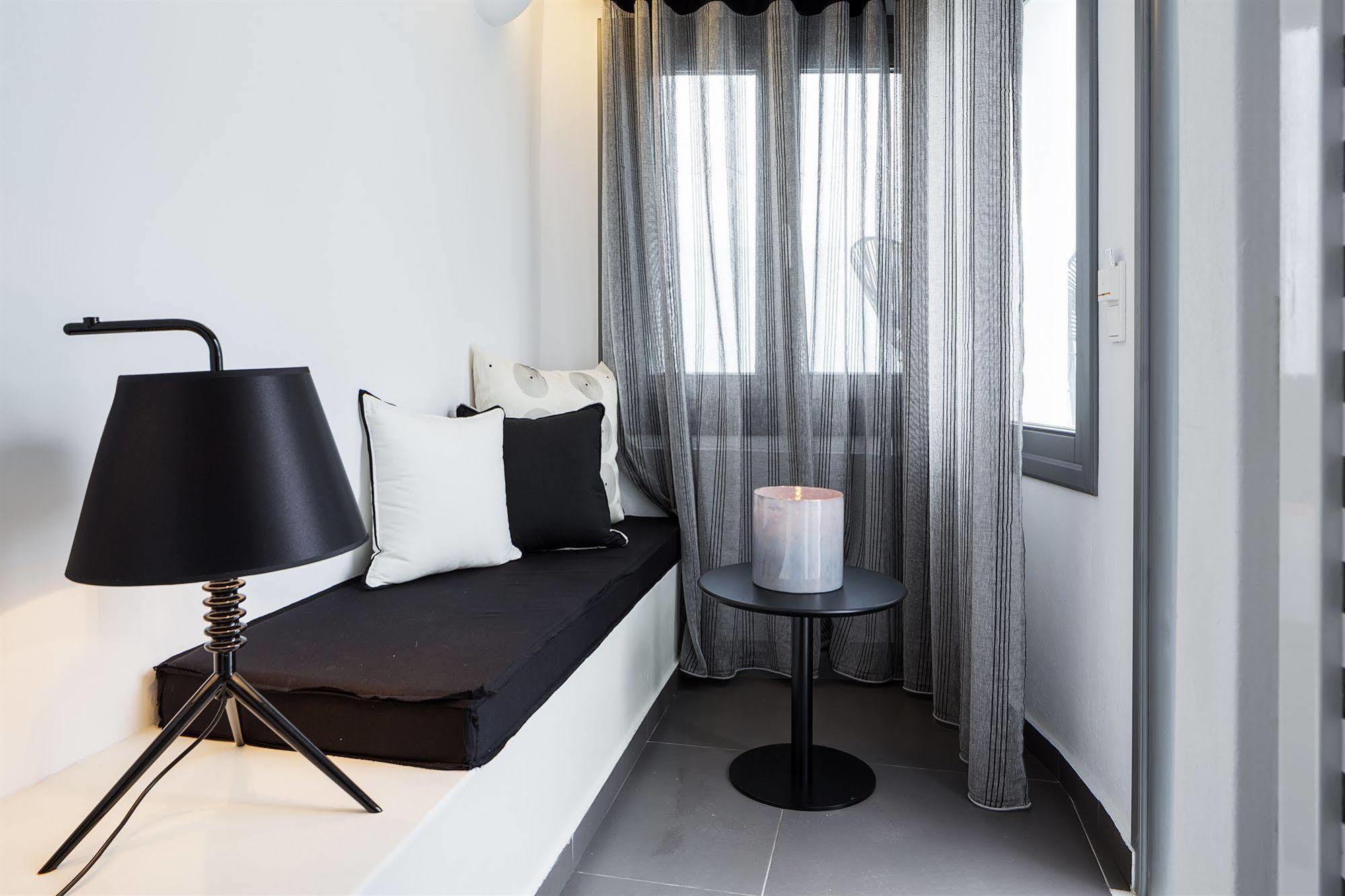 Aroma Suites Фира Екстериор снимка