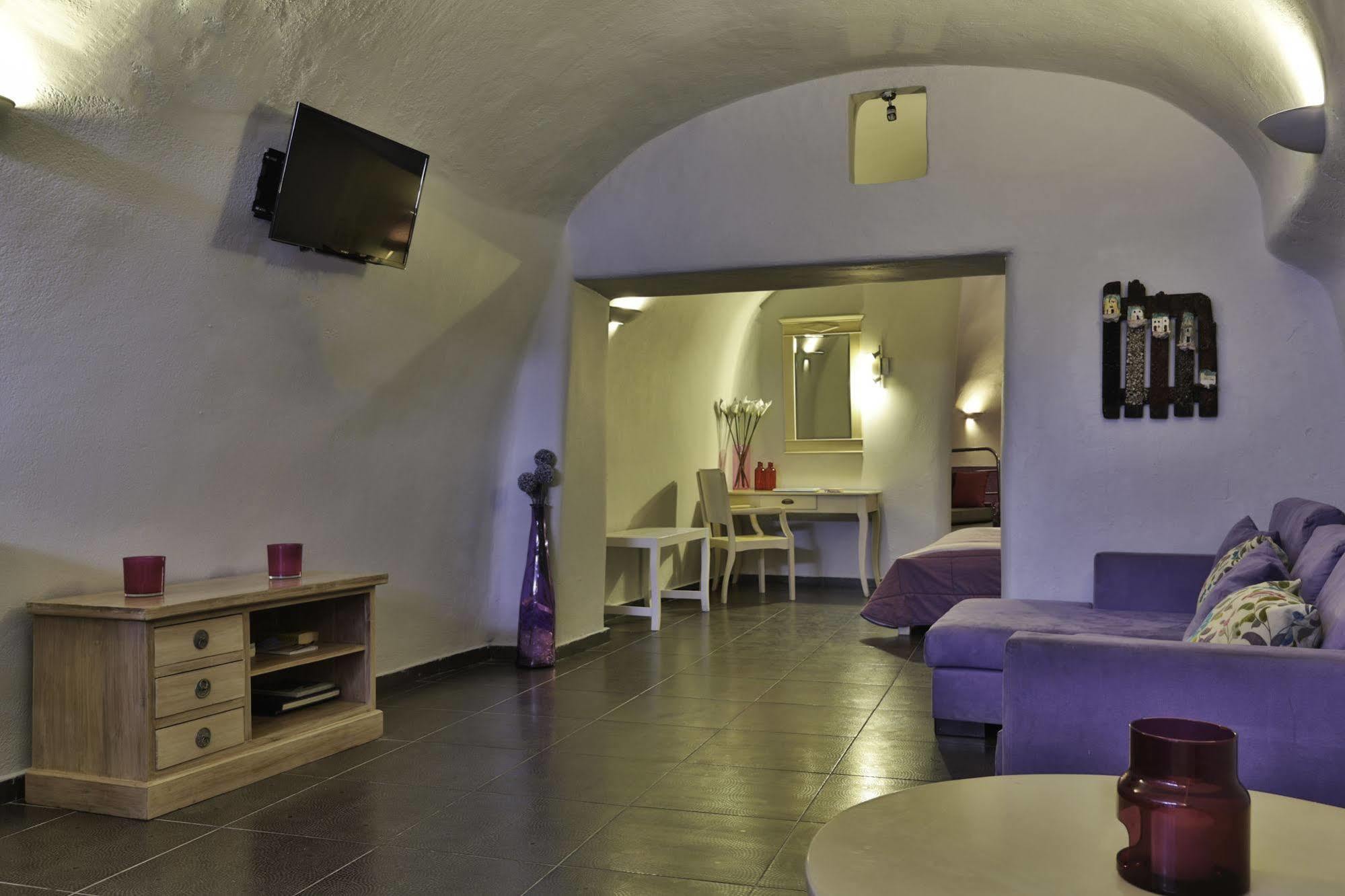 Aroma Suites Фира Екстериор снимка