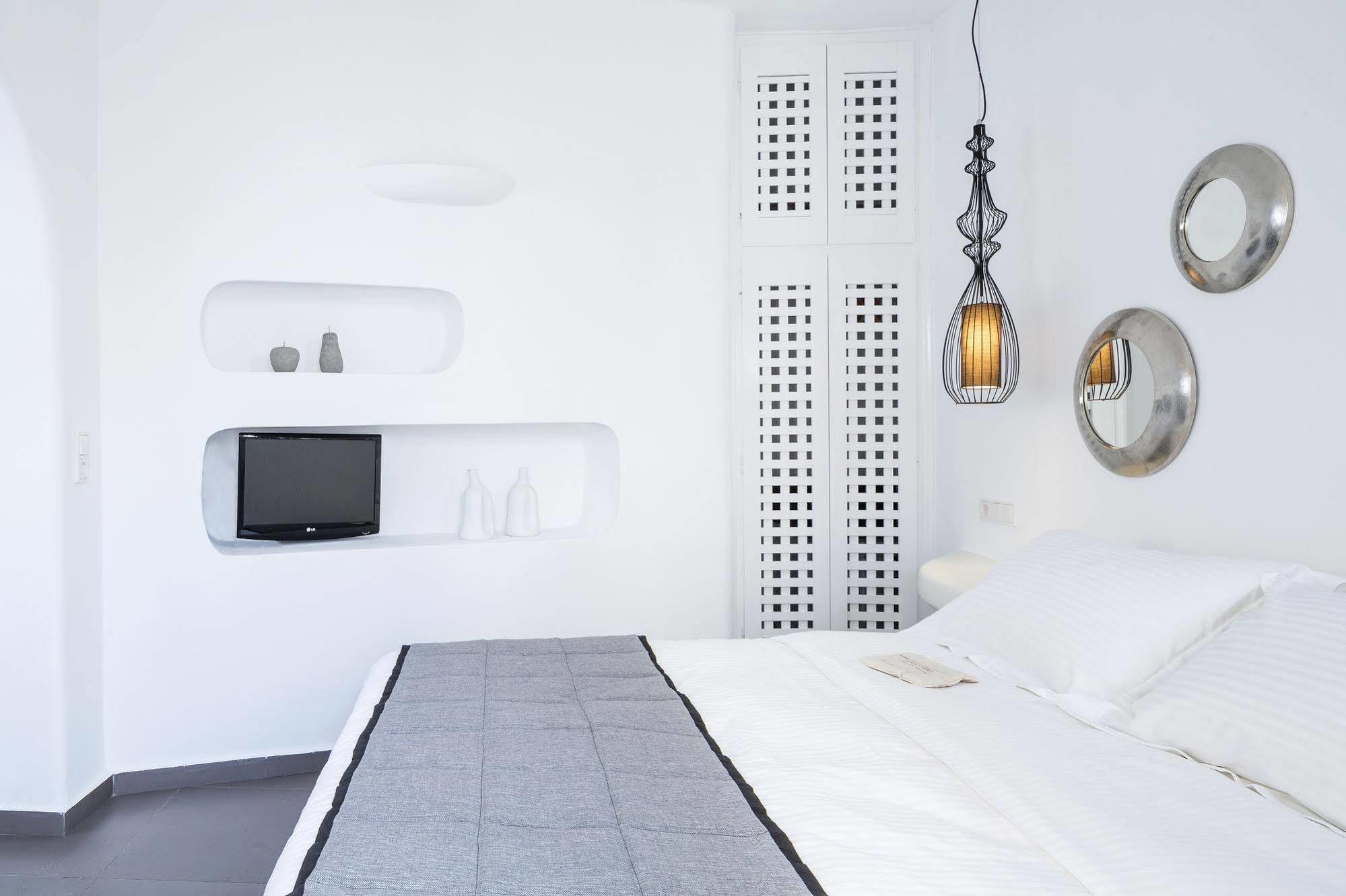 Aroma Suites Фира Екстериор снимка